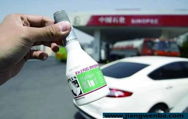 被加油站忽悠买了5瓶燃油宝，加油站推荐的燃油添加剂可靠吗