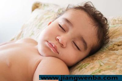 小孩晚上睡觉蹬被子怎么办 孩子冬天保暖的方法